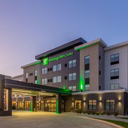 Holiday Inn & Suites Cedar Falls-Waterloo Event Ctr By Ihg Exterior photo