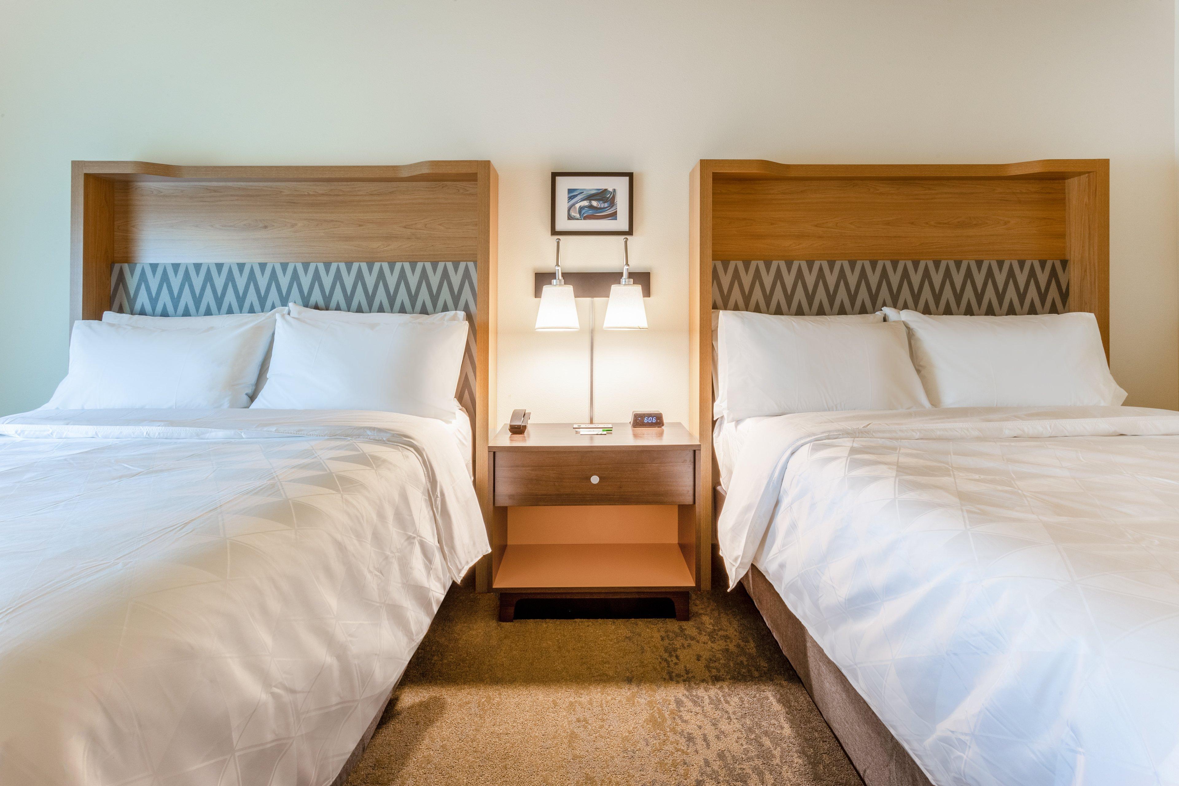 Holiday Inn & Suites Cedar Falls-Waterloo Event Ctr By Ihg Exterior photo
