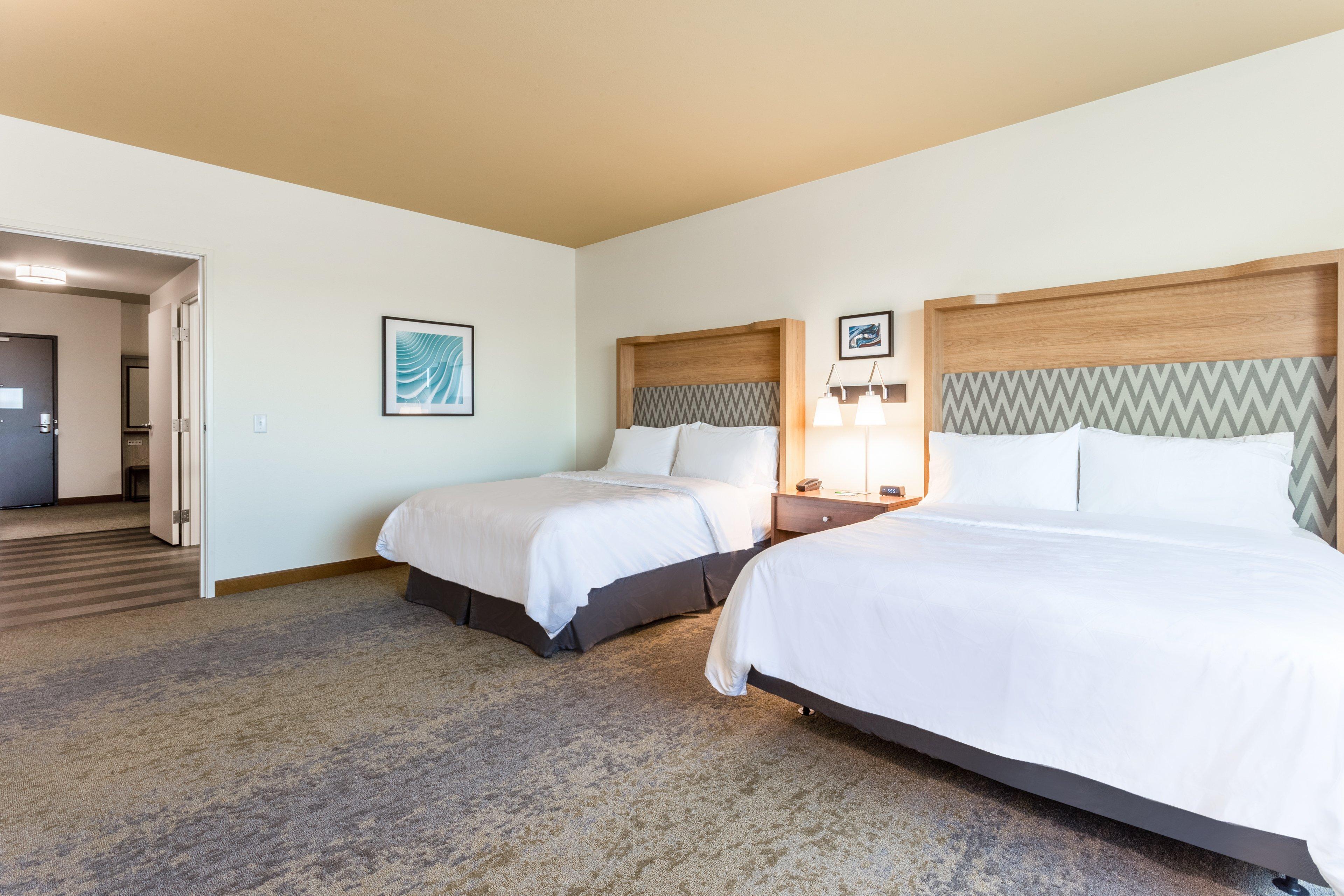 Holiday Inn & Suites Cedar Falls-Waterloo Event Ctr By Ihg Exterior photo
